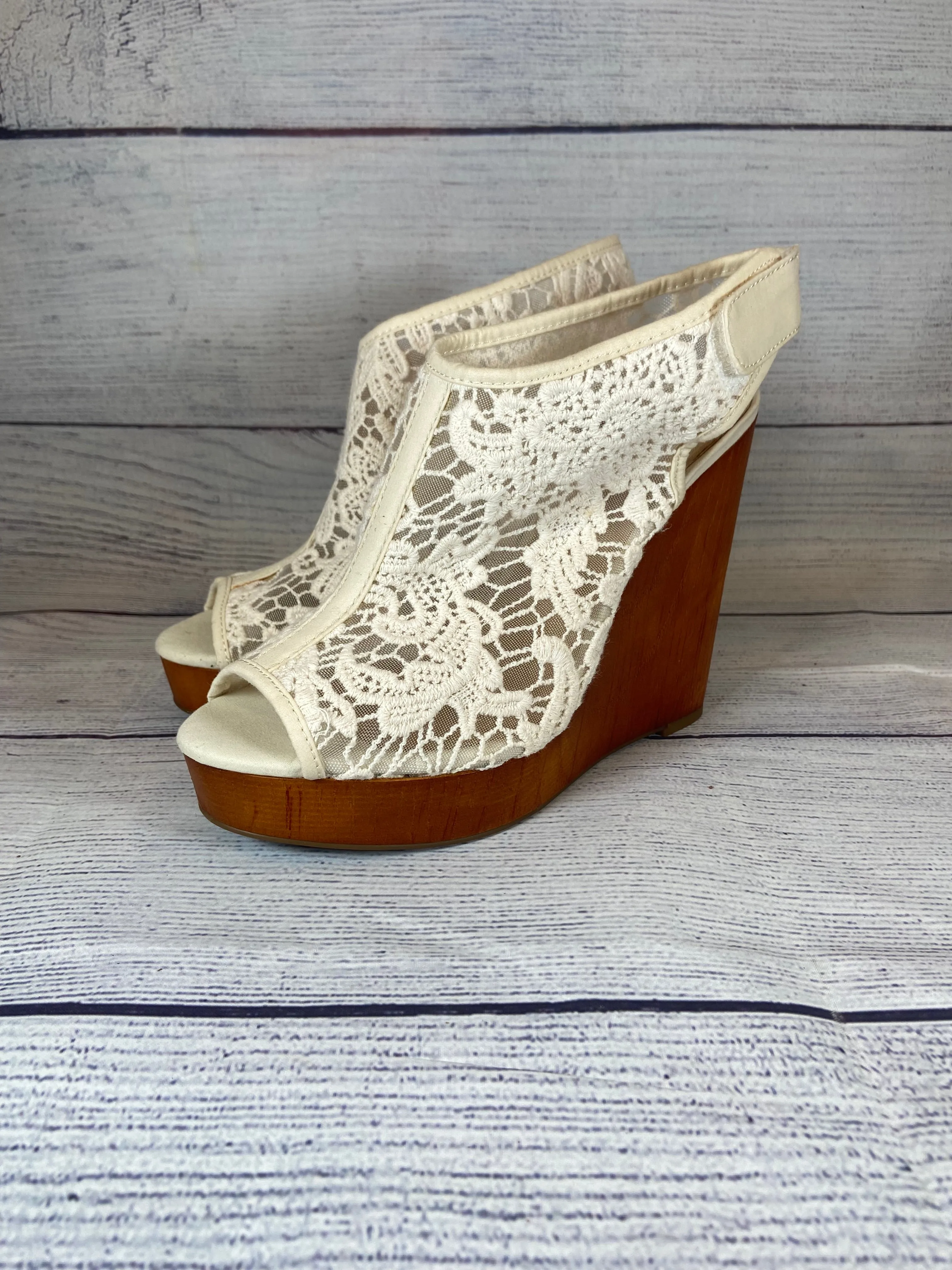 Lucky Brand White Lace Wedge Womens size 8 NWOB