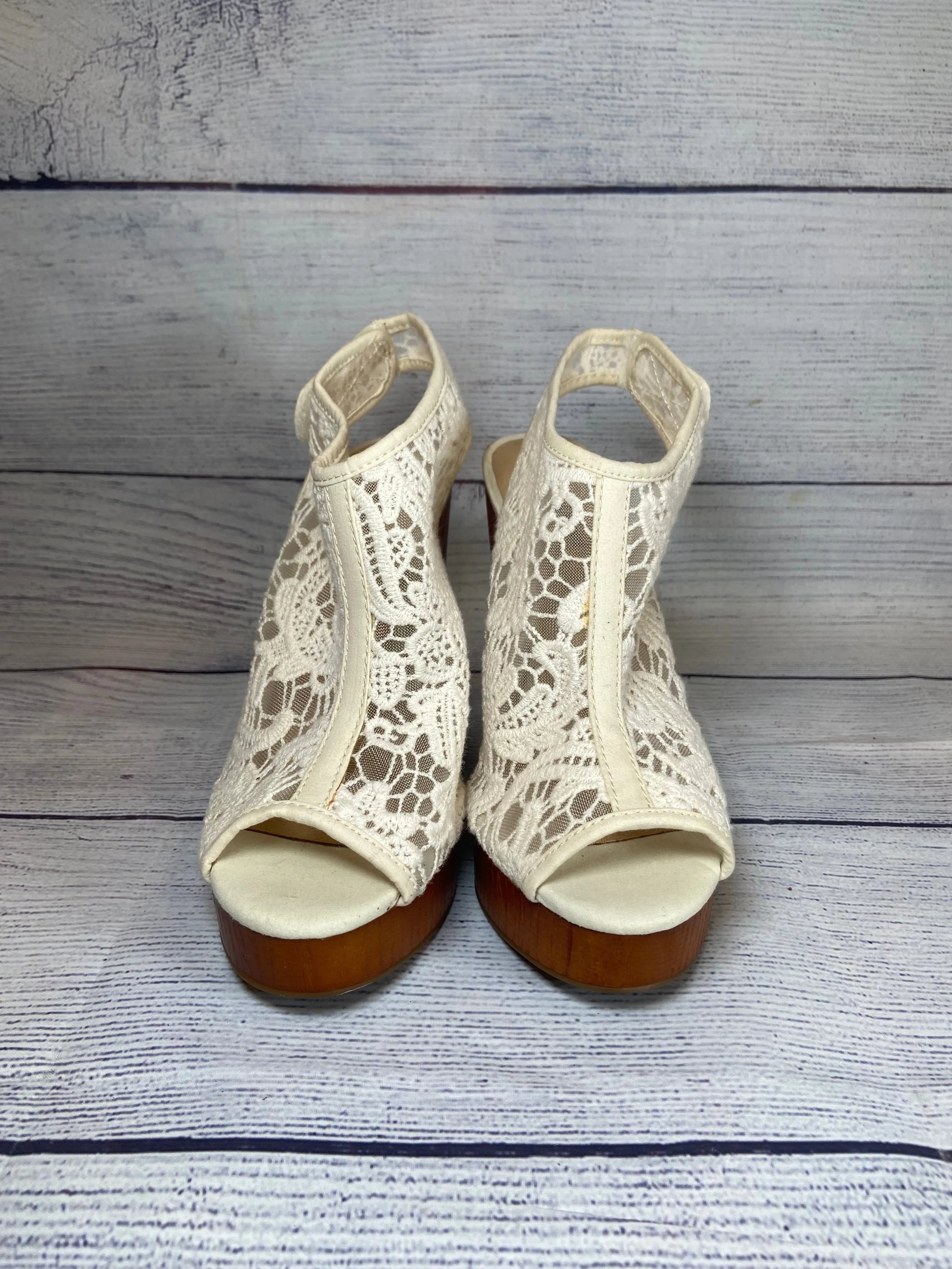 Lucky Brand White Lace Wedge Womens size 8 NWOB